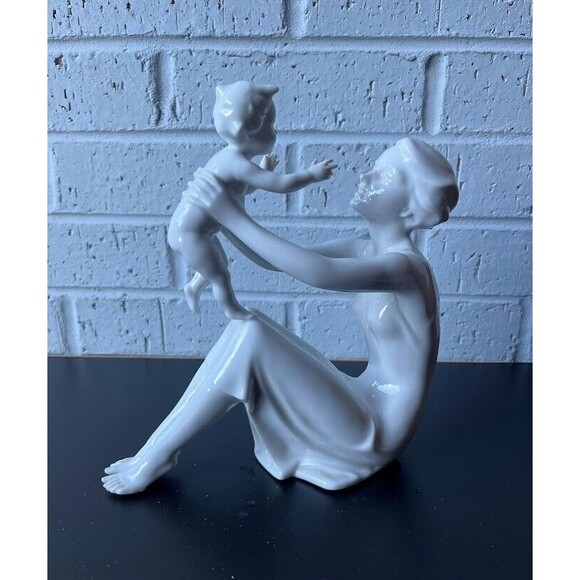 Kaiser West Germany Bisque Porcelain Mother Holding Child Figurine Signed & 398 - Picture 10 of 15